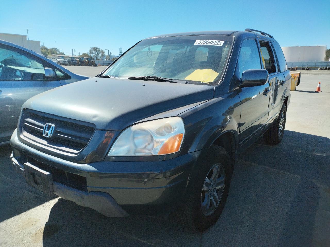 Photo 2 from auction – 2003 HONDA PILOT EX with VIN 2HKYF18433H533952
