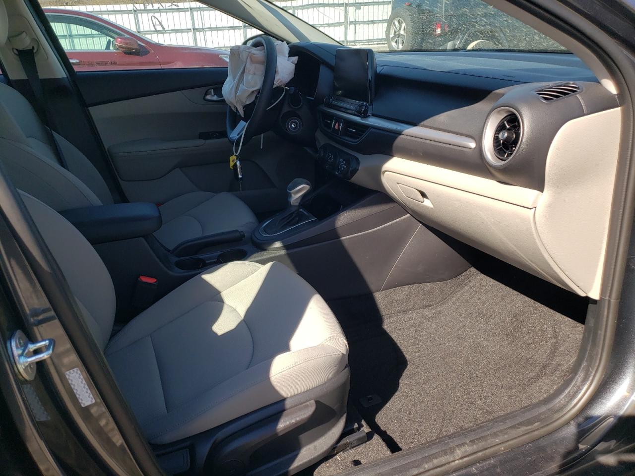 Photo 5 from auction – 2021 KIA FORTE FE with VIN 3KPF24AD7ME360019