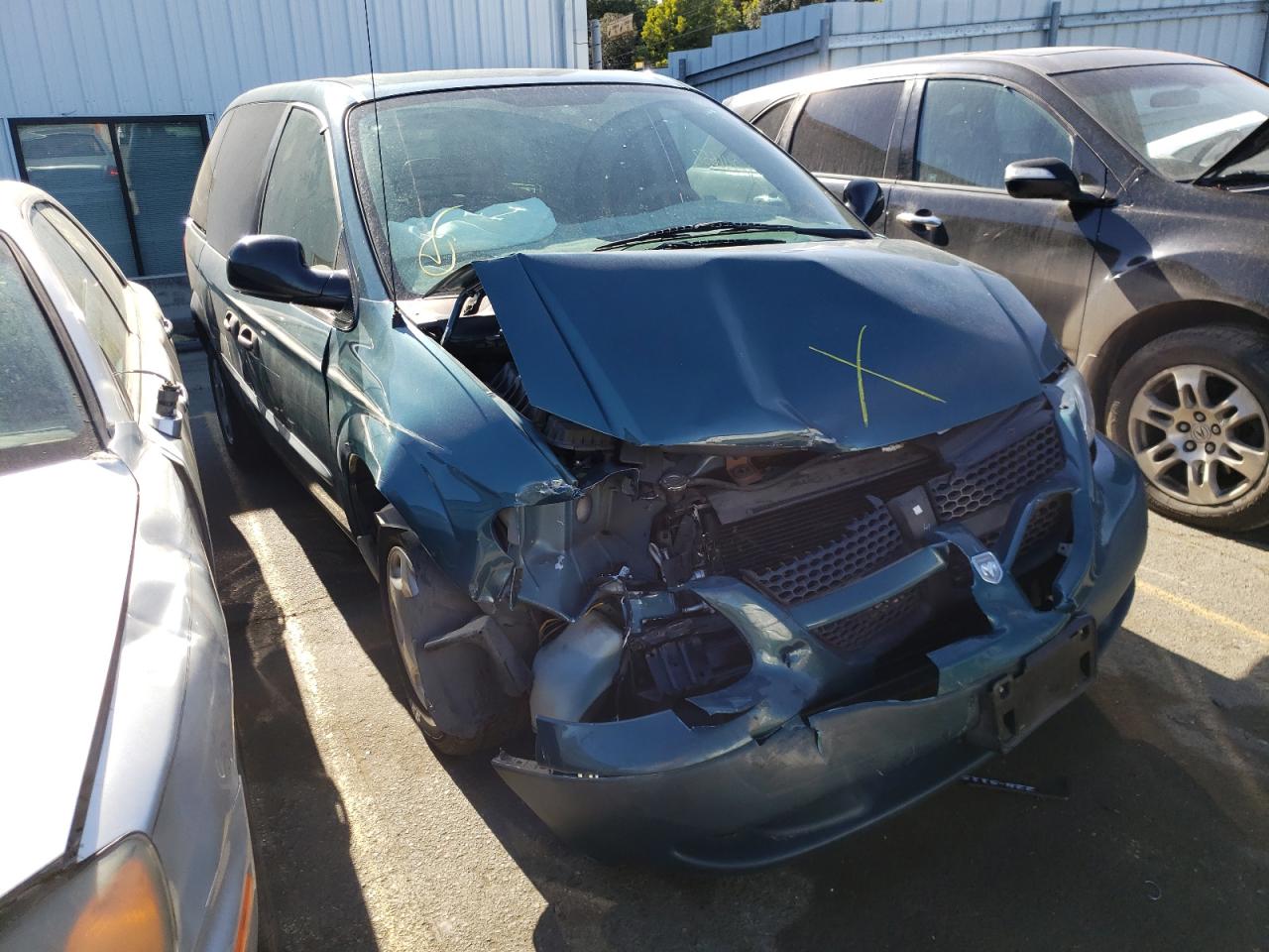 DODGE CARAVAN SE 2002 with VIN 1B4GP25352B739636 - Photo from auction