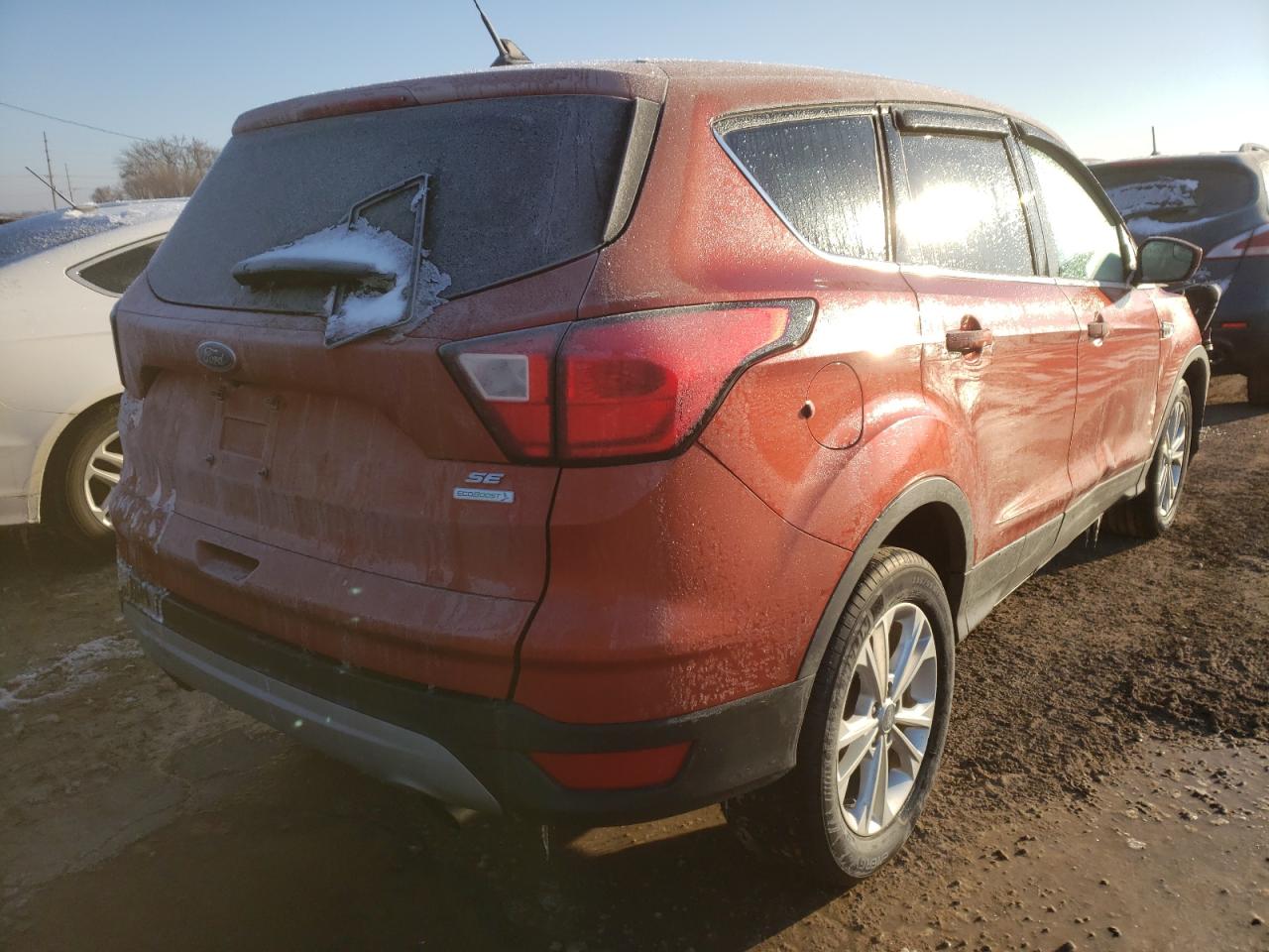 Photo 4 from auction – 2019 FORD ESCAPE SE with VIN 1FMCU0GD3KUB80432