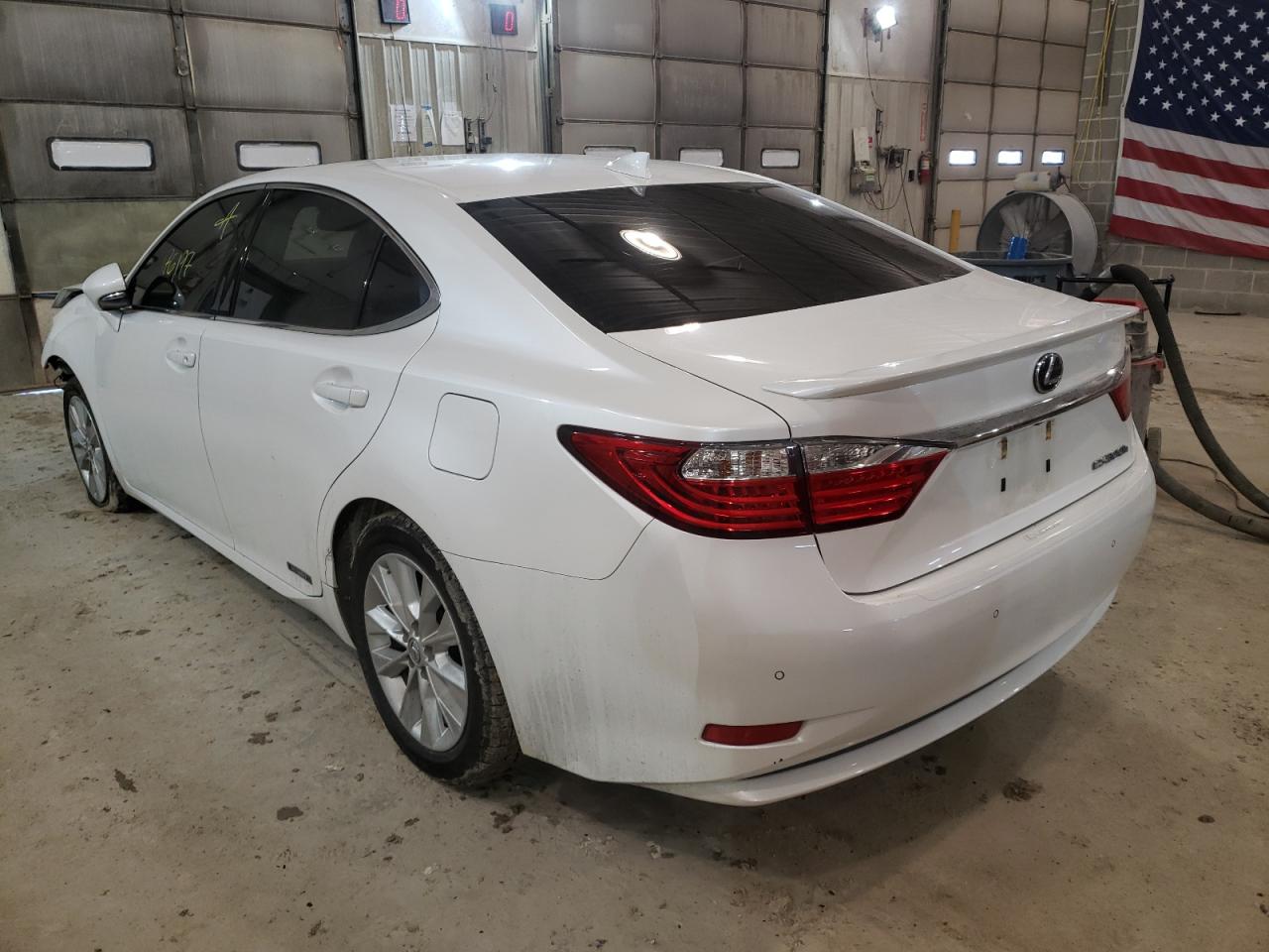 Photo 3 from auction – 2015 LEXUS ES 300H with VIN JTHBW1GG6F2094624