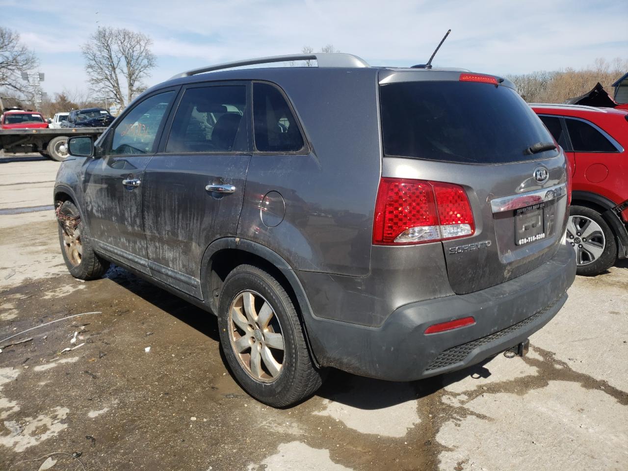 Photo 3 from auction – 2013 KIA SORENTO LX with VIN 5XYKT4A26DG402001