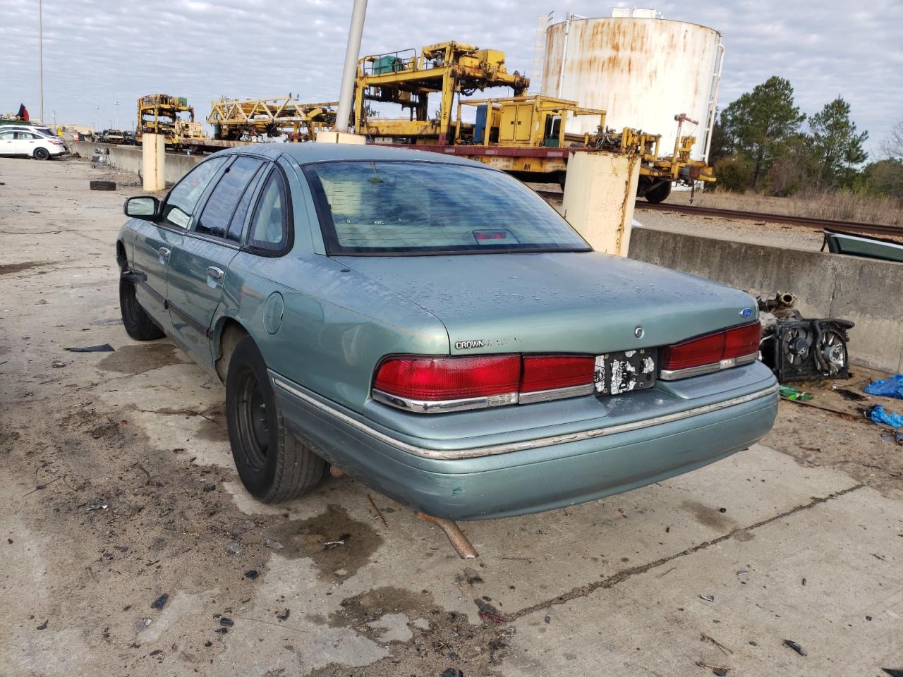 Photo 3 from auction – 1997 FORD CROWN VICT with VIN 2FALP71W6VX116550