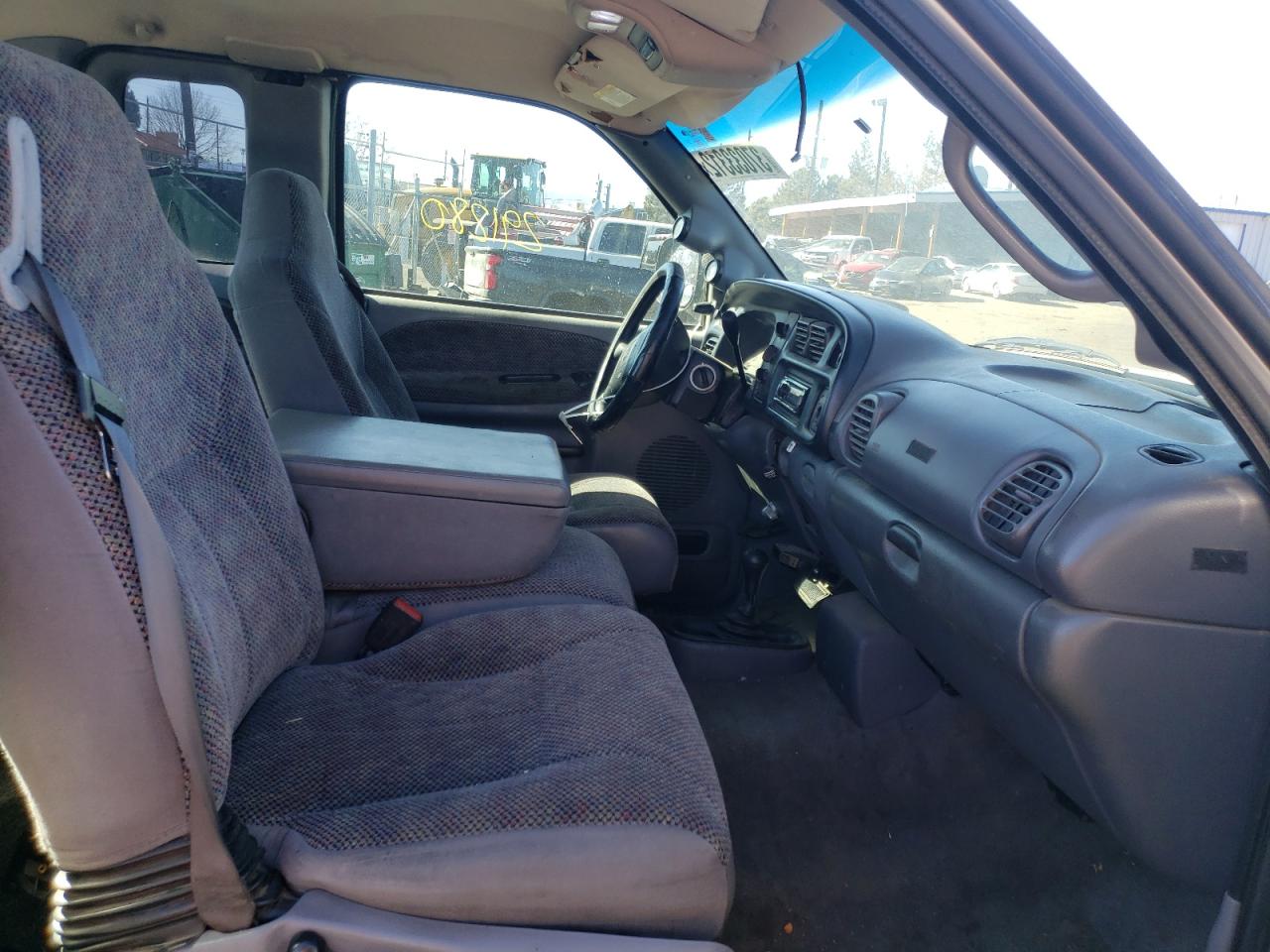 Photo 5 from auction – 1998 DODGE RAM 2500 with VIN 1B7KF23D6WJ145726