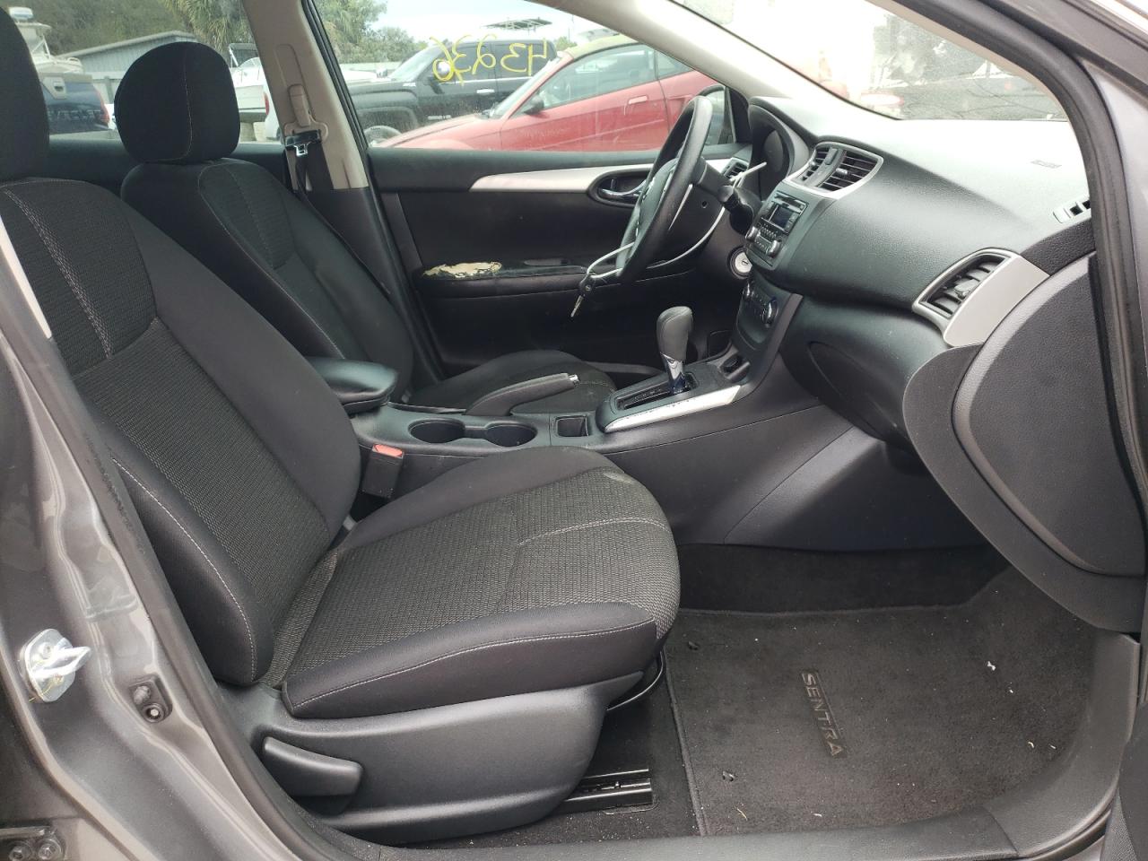 Photo 5 from auction – 2017 NISSAN SENTRA with VIN 3N1AB7AP5HY246095