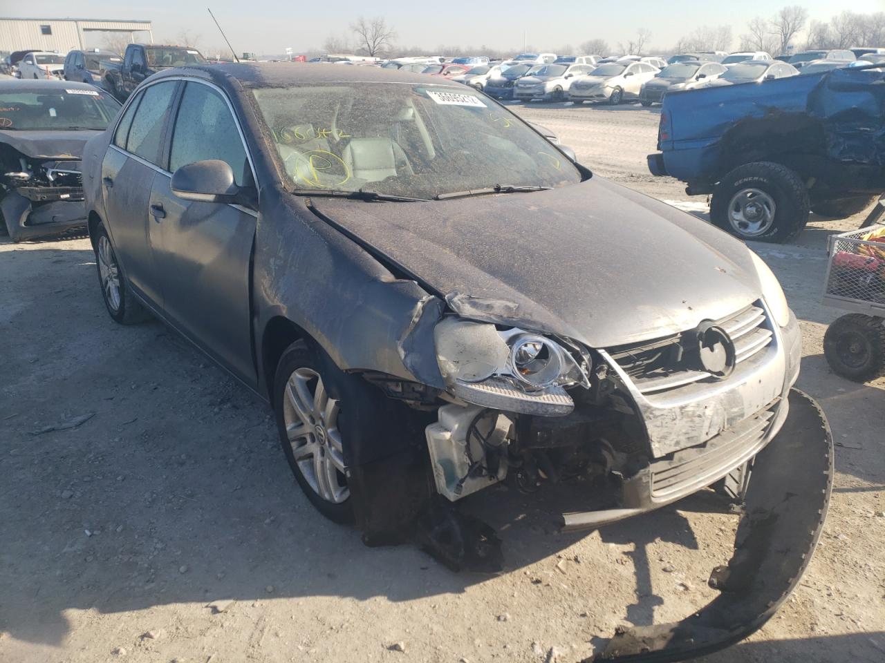 VOLKSWAGEN JETTA WOLF 2007 with VIN 3VWEF71K87M166042 - Photo from auction