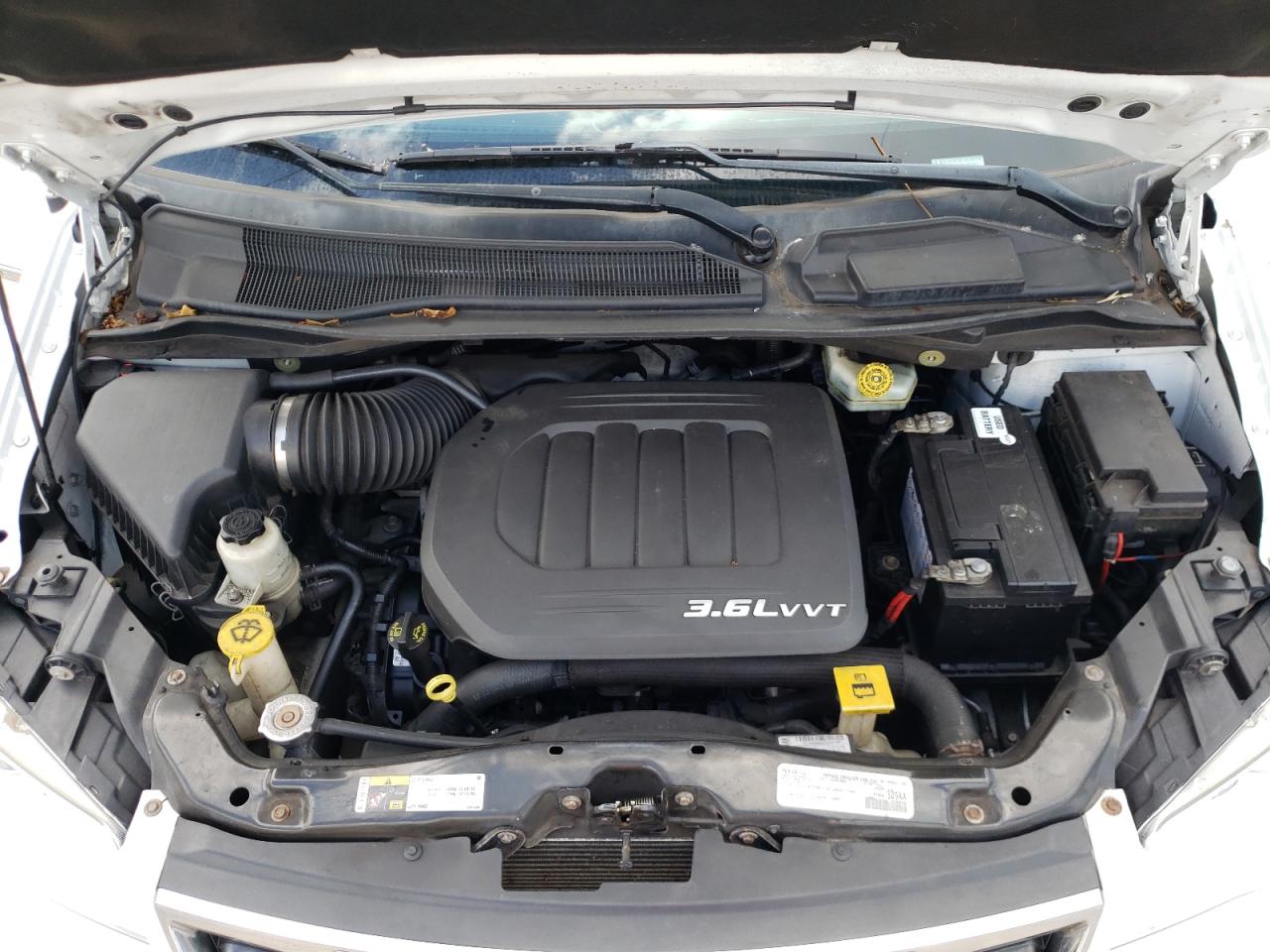 Photo 7 from auction – 2016 CHRYSLER TOWN & COU with VIN 2C4RC1BG1GR198280
