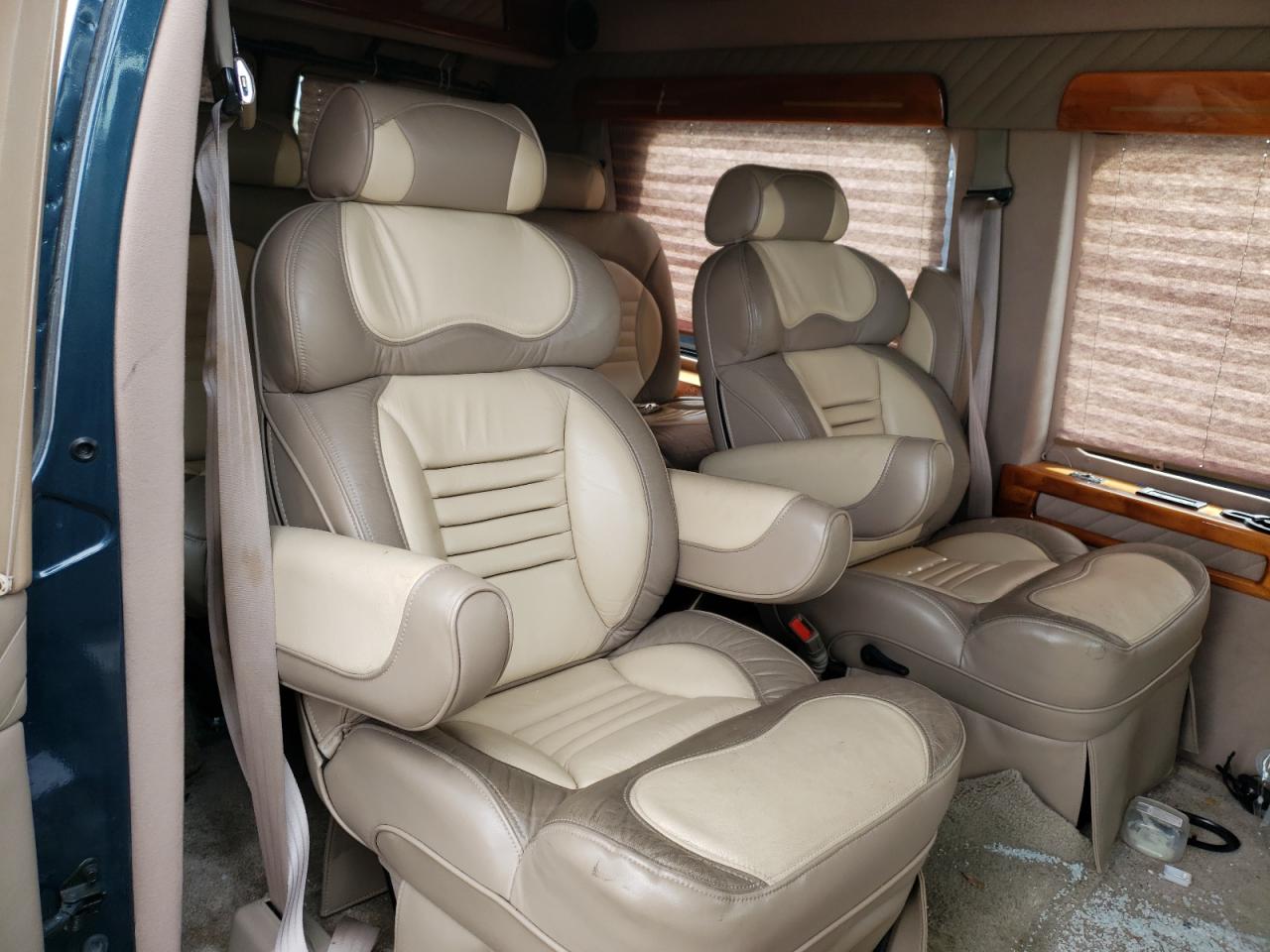 Photo 6 from auction – 2002 DODGE RAM VAN B1 with VIN 2B6HB11Z12K144422