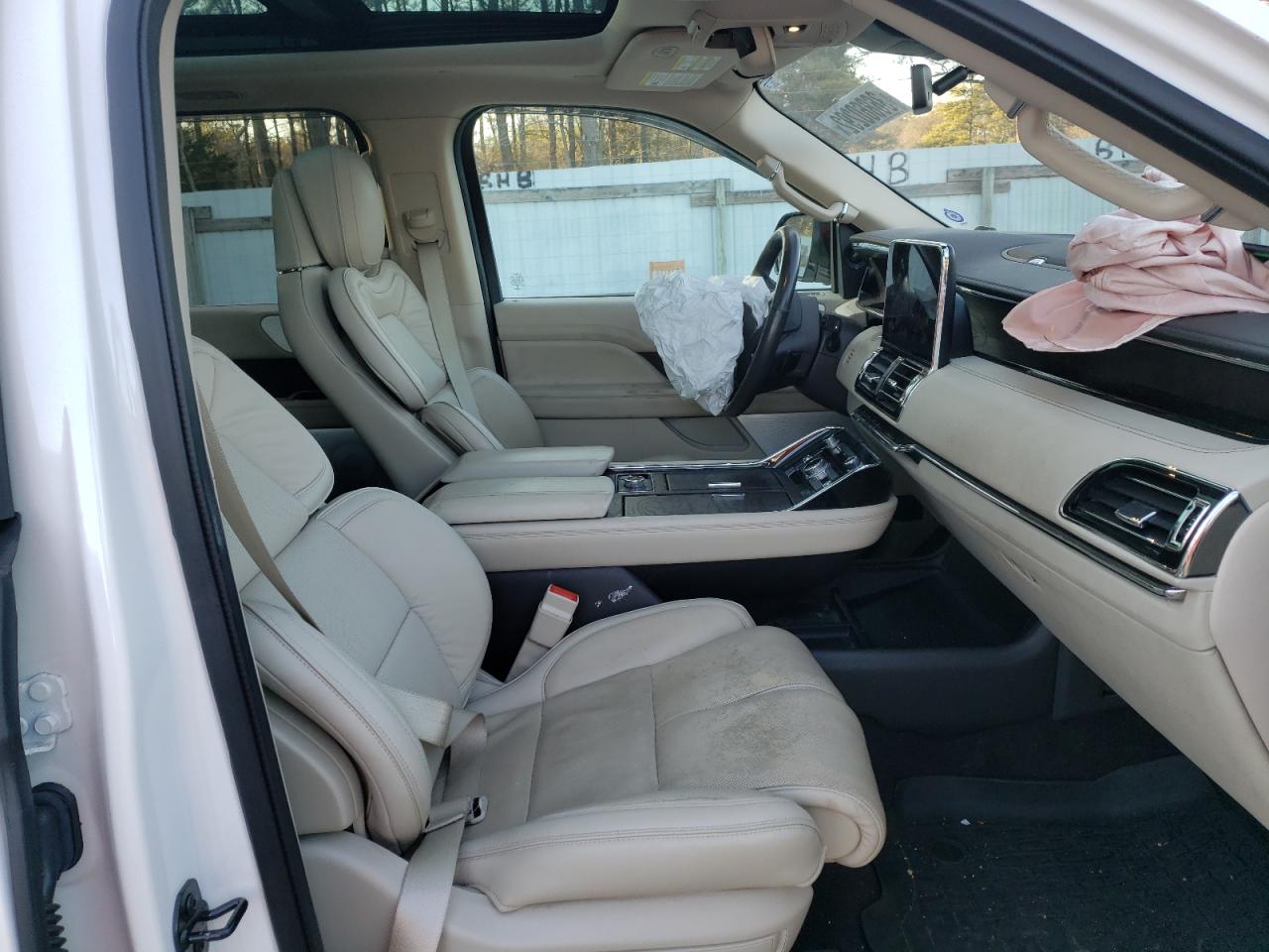 Photo 5 from auction – 2018 LINCOLN NAVIGATOR with VIN 5LMJJ2LT7JEL07794