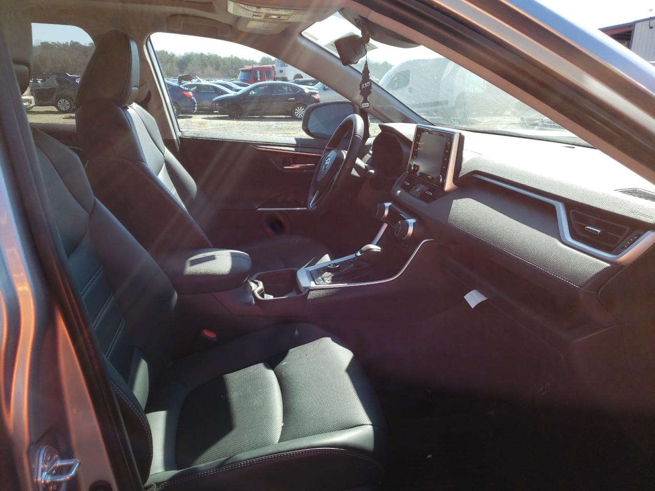 Photo 5 from auction – 2021 TOYOTA RAV4 LIMIT with VIN 4T3D6RFV1MU010478