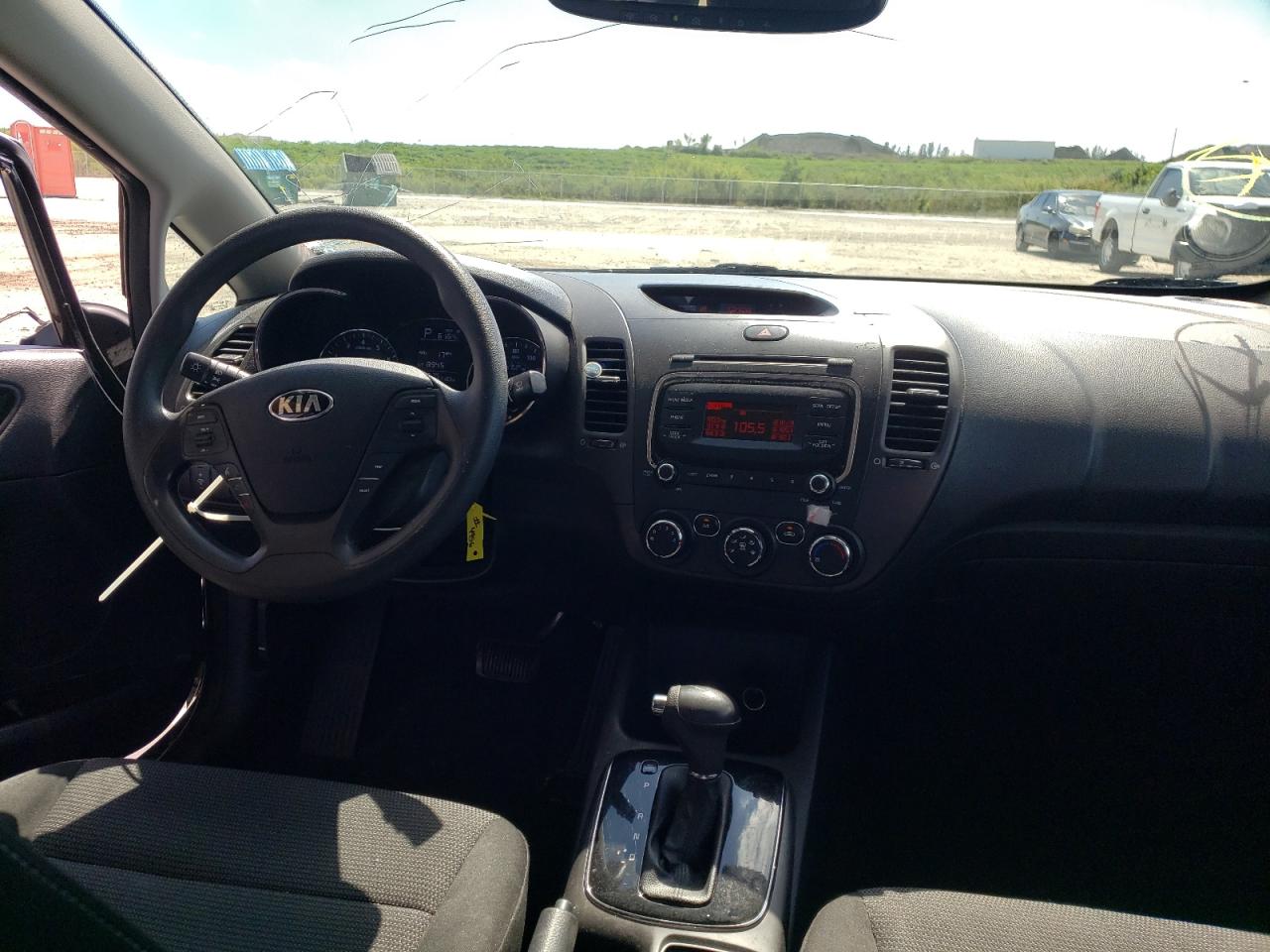Photo 9 from auction – 2017 KIA FORTE LX with VIN 3KPFK4A78HE104956