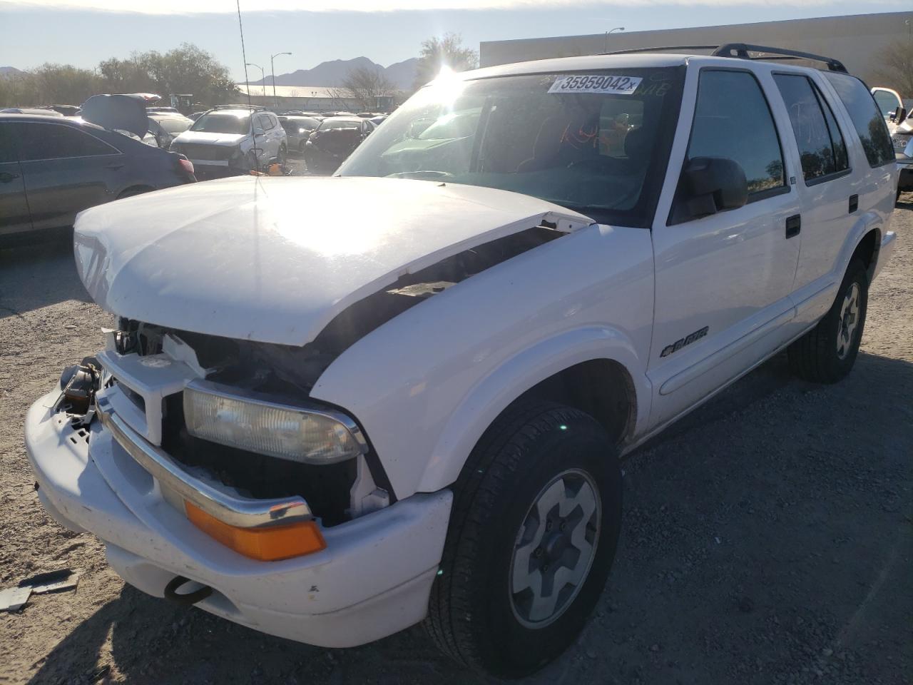 Photo 2 from auction – 2002 CHEVROLET BLAZER with VIN 1GNDT13W62K197768
