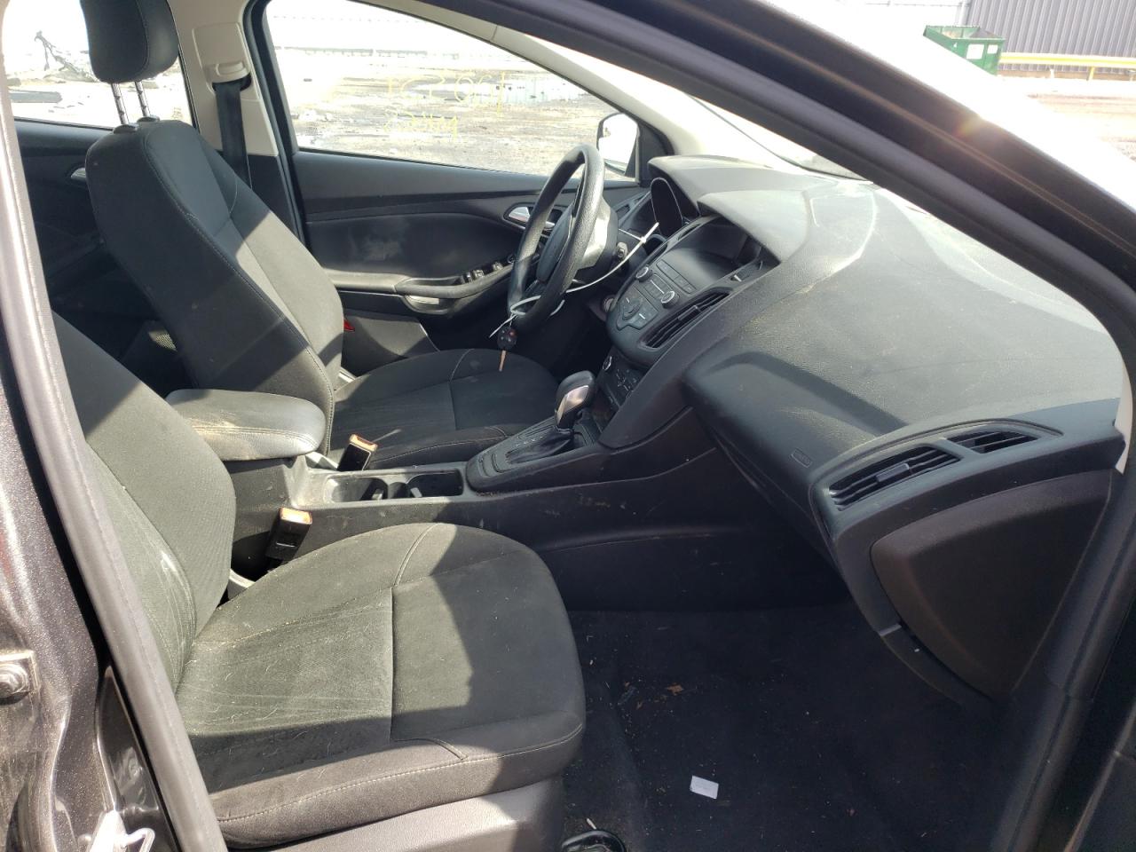 Photo 5 from auction – 2018 FORD FOCUS SE with VIN 1FADP3K24JL245855