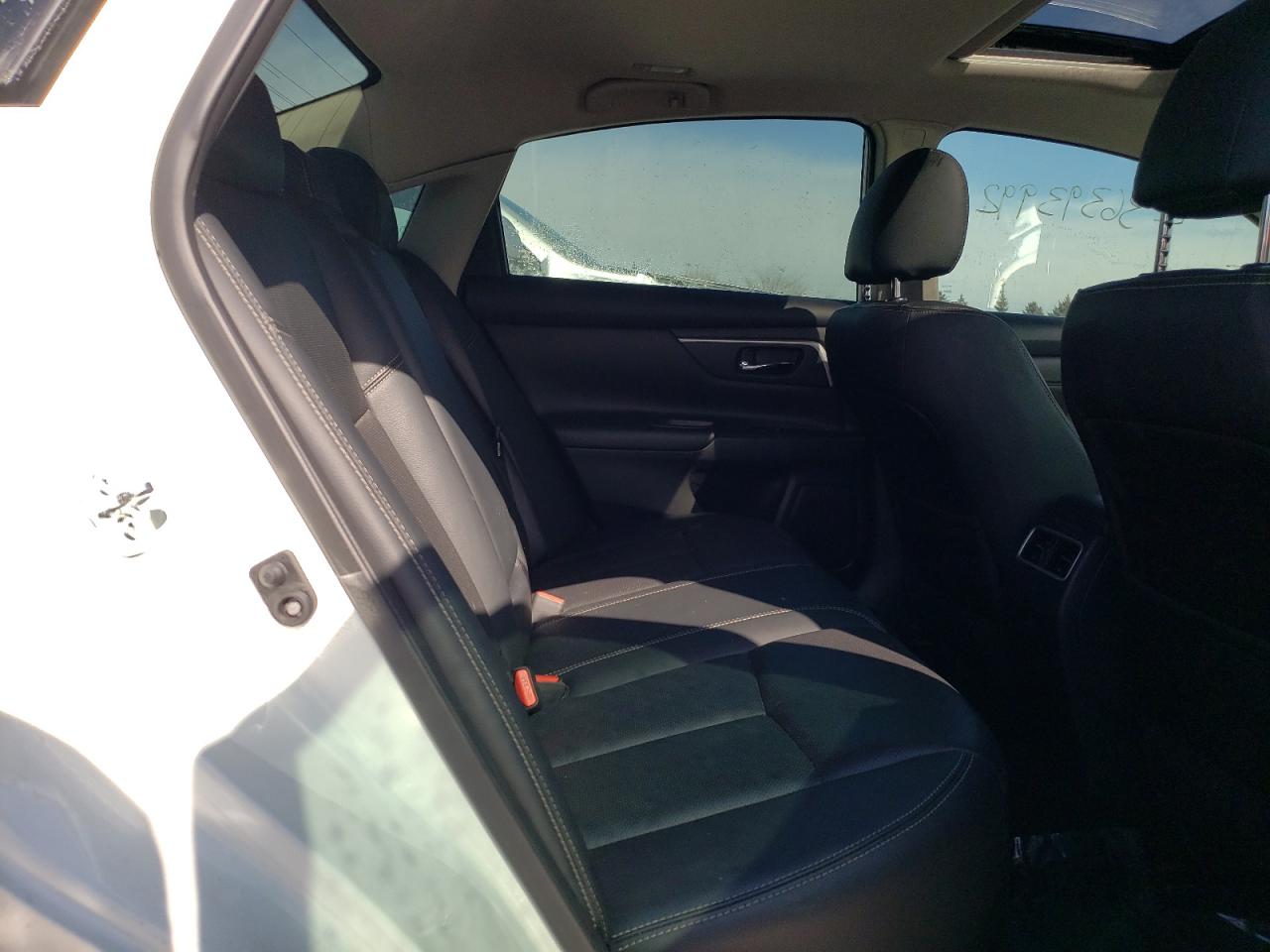 Photo 6 from auction – 2017 NISSAN ALTIMA 3.5 with VIN 1N4BL3APXHC166586