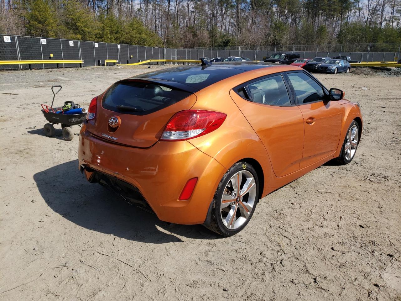 Photo 4 from auction – 2016 HYUNDAI VELOSTER with VIN KMHTC6AD4GU297040