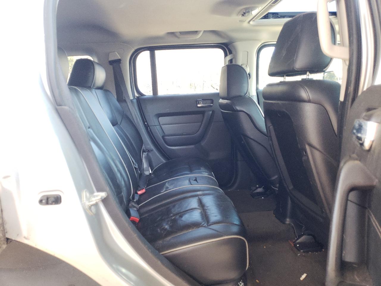 Photo 6 from auction – 2010 HUMMER H3 LUXURY with VIN 5GTMNJEE5A8137993