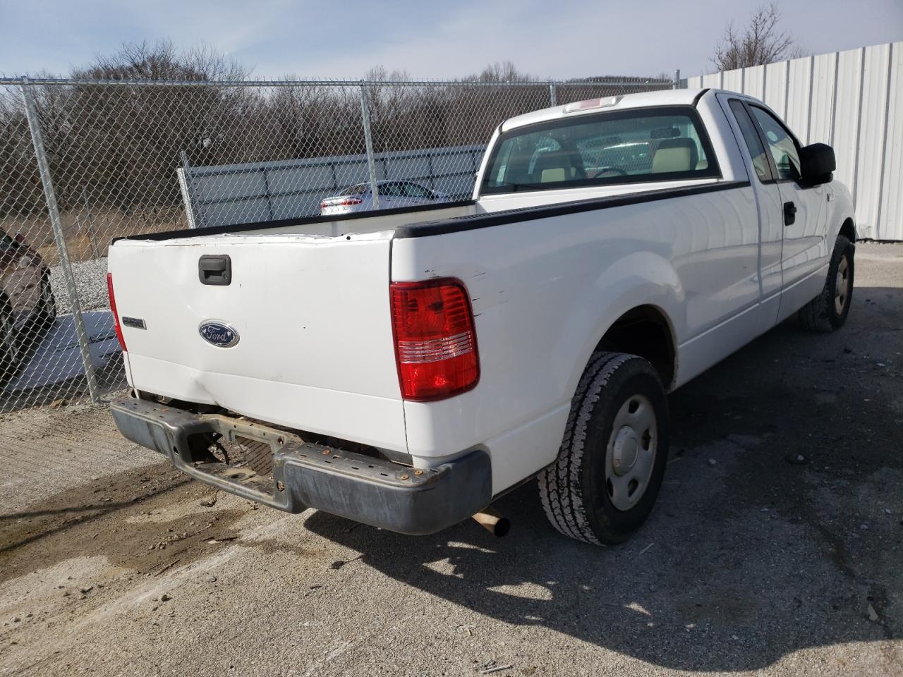 Photo 4 from auction – 2005 FORD F150 with VIN 1FTRF12285NB35358