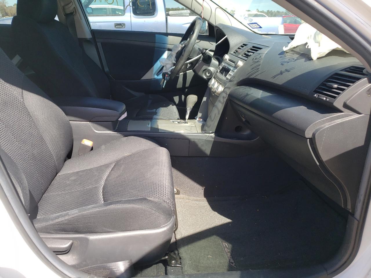 Photo 5 from auction – 2011 TOYOTA CAMRY BASE with VIN 4T1BF3EK2BU657618