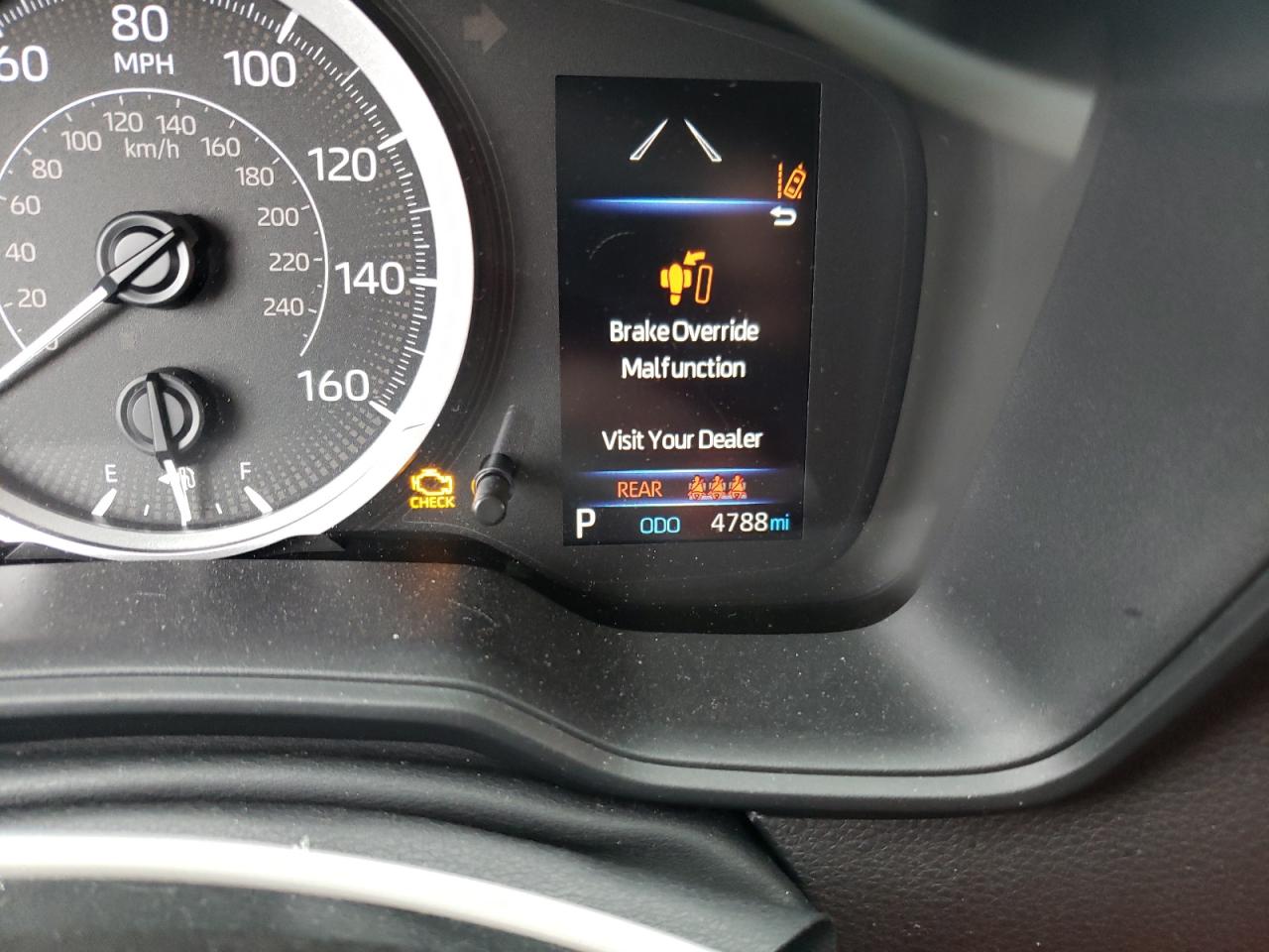 Photo 8 from auction – 2021 TOYOTA COROLLA LE with VIN 5YFEPMAE2MP259975
