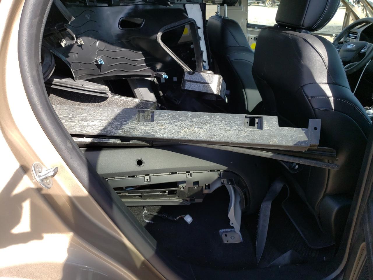 Photo 6 from auction – 2020 FORD ESCAPE SEL with VIN 1FMCU0H67LUA72915