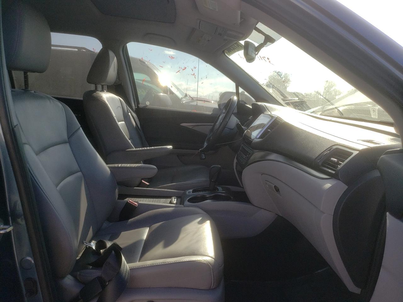 Photo 5 from auction – 2016 HONDA PILOT EXL with VIN 5FNYF5H54GB055240