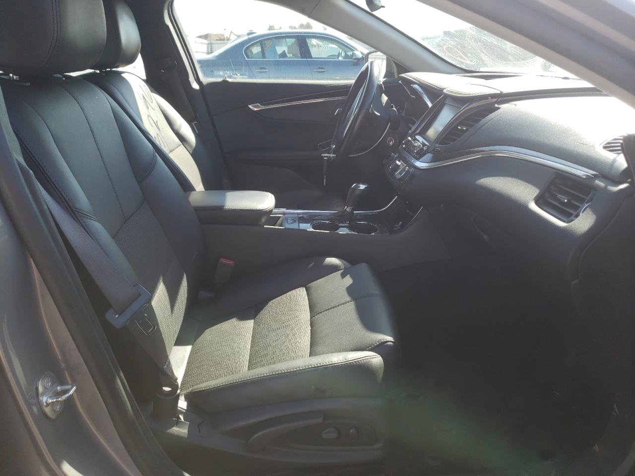 Photo 5 from auction – 2017 CHEVROLET IMPALA LT with VIN 1G1105S36HU189260
