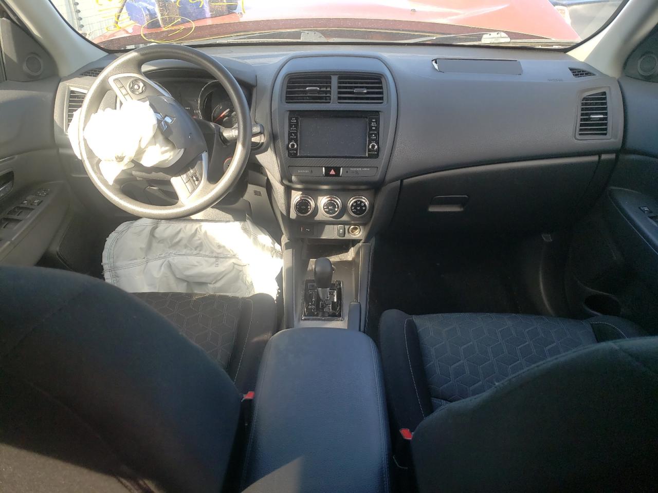Photo 9 from auction – 2020 MITSUBISHI OUTLANDER with VIN JA4AR3AU0LU012072