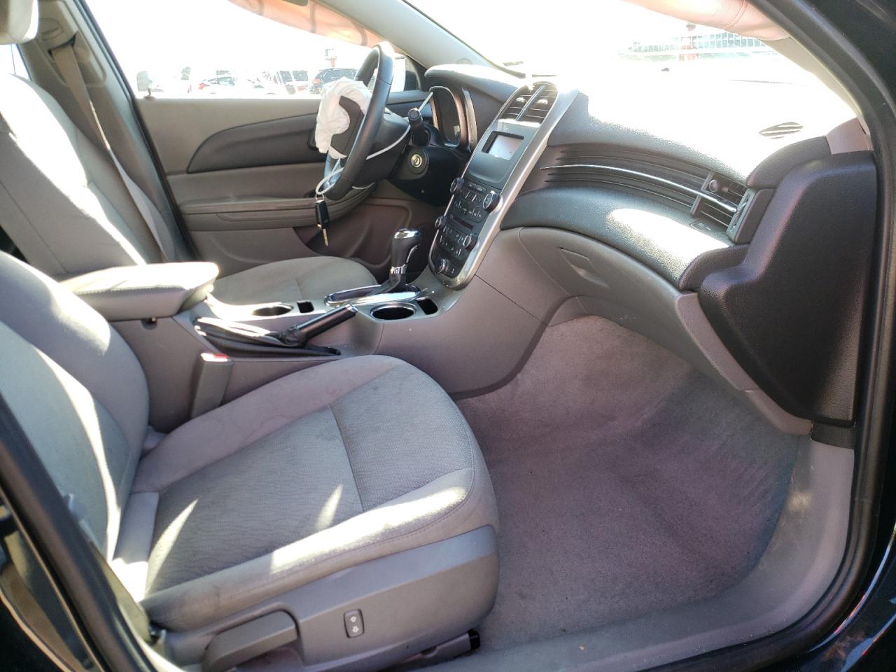 Photo 5 from auction – 2015 CHEVROLET MALIBU LS with VIN 1G11B5SL7FF340991