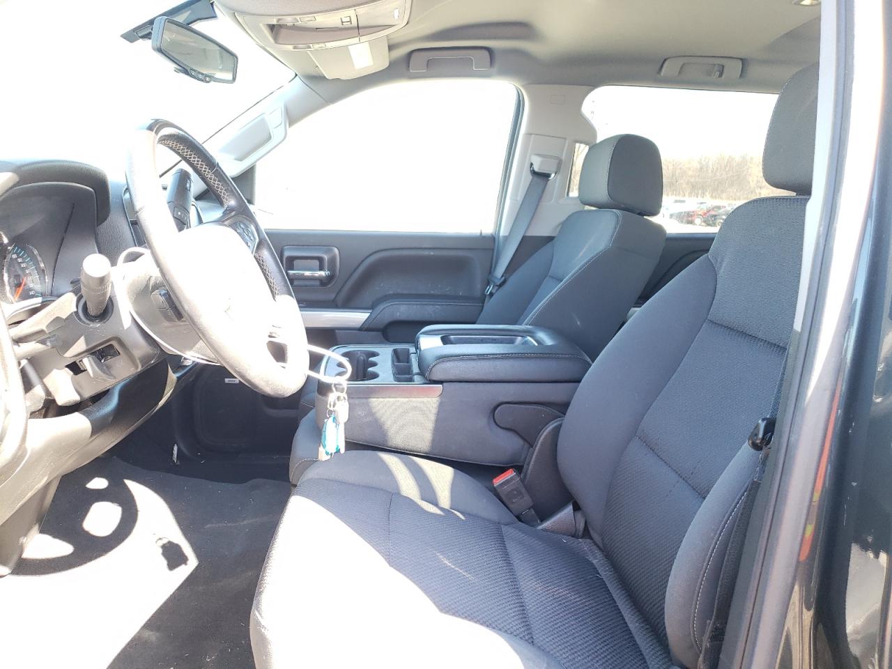 Photo 5 from auction – 2018 CHEVROLET SILVERADO with VIN 3GCUKREC4JG535073
