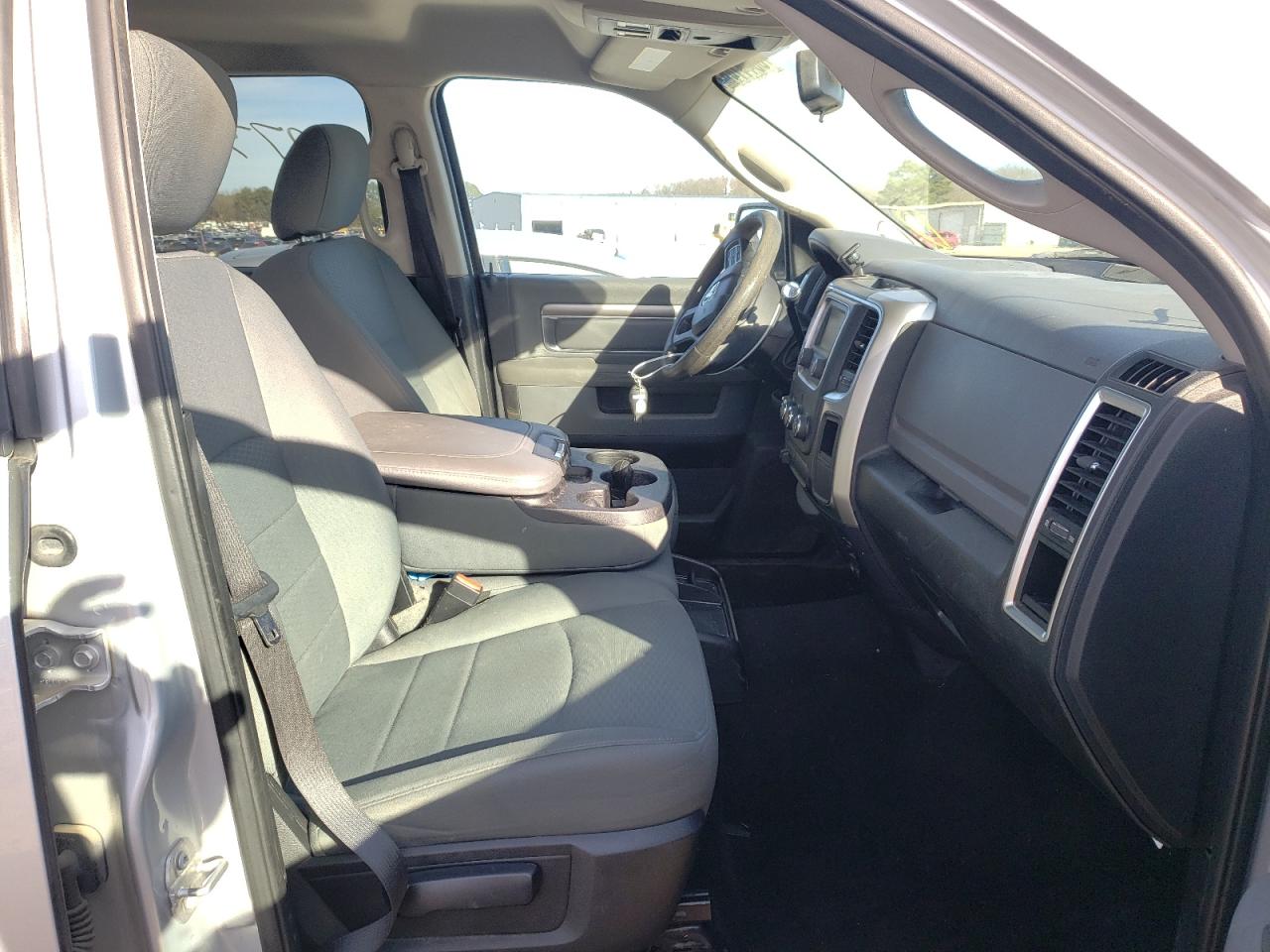 Photo 5 from auction – 2016 RAM 2500 SLT with VIN 3C6TR5DT8GG140749