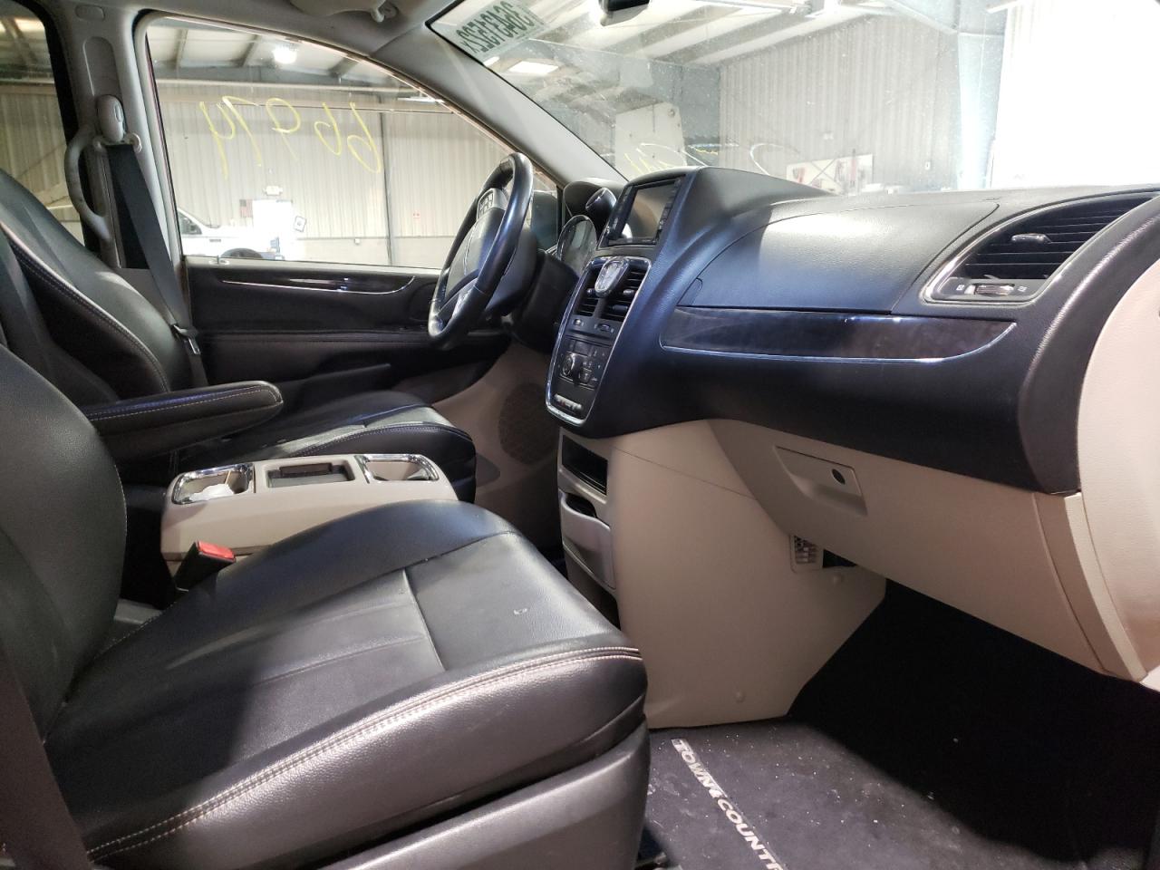 Photo 5 from auction – 2015 CHRYSLER TOWN & COU with VIN 2C4RC1BG5FR562795