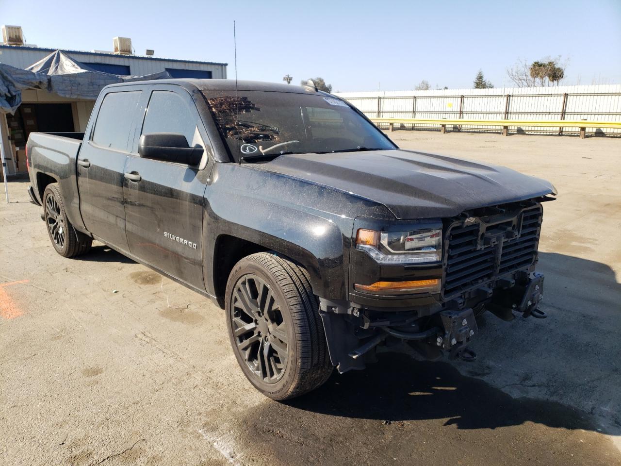 CHEVROLET SILVERADO 2018 with VIN 3GCPCPEC4JG371189 - Photo from auction