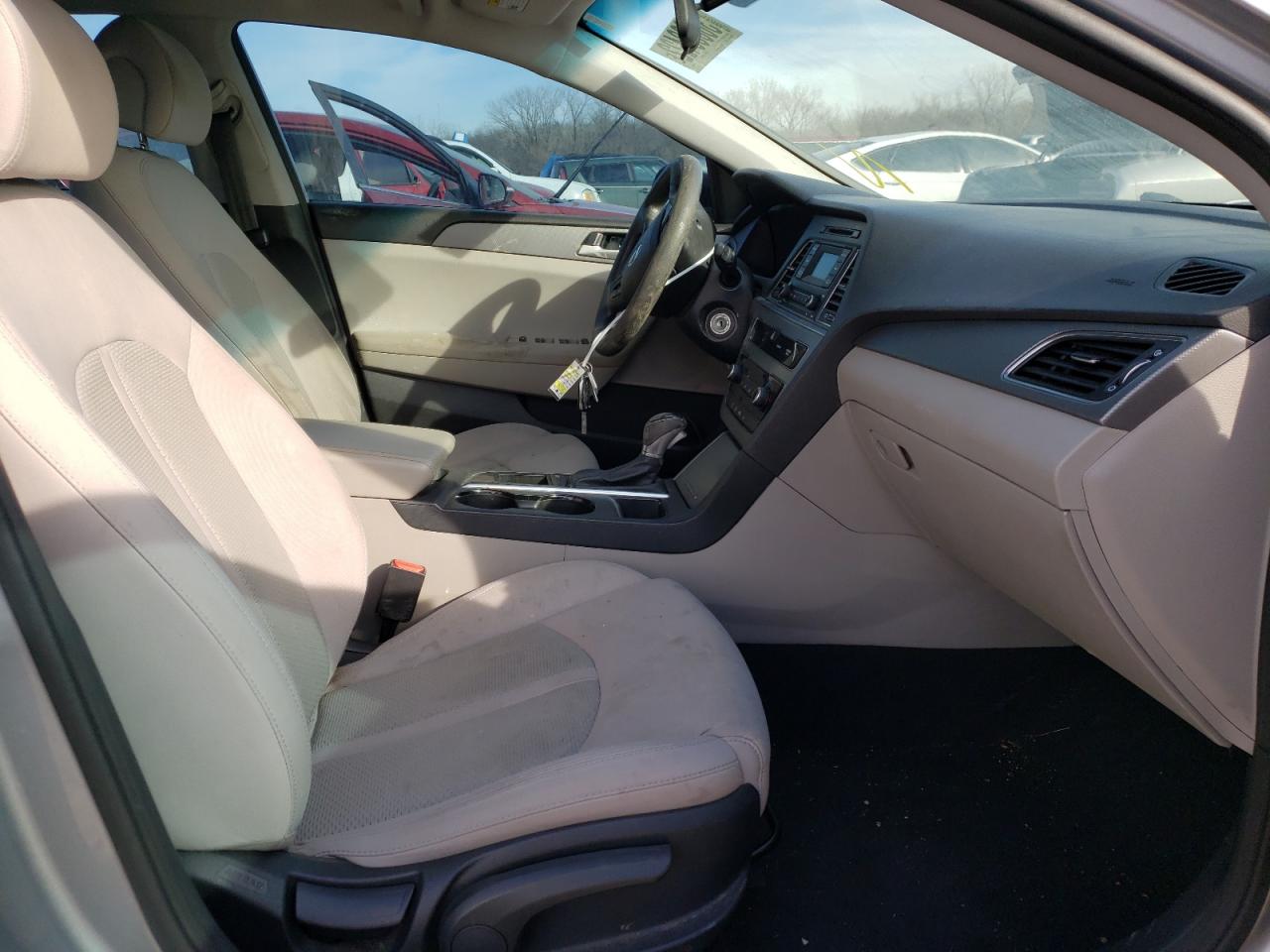 Photo 5 from auction – 2015 HYUNDAI SONATA SE with VIN 5NPE24AF8FH036895