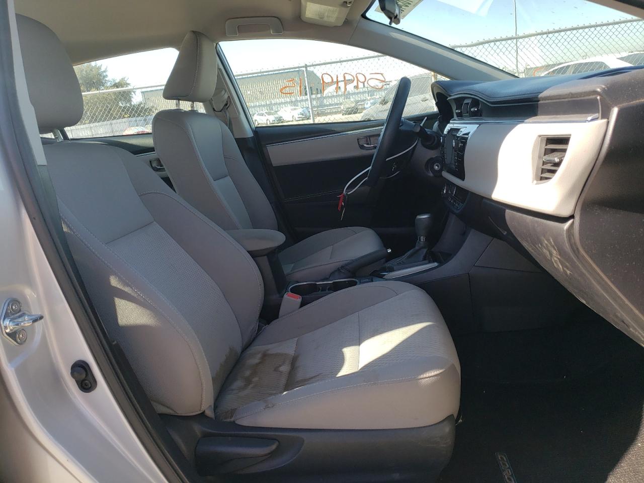 Photo 5 from auction – 2015 TOYOTA COROLLA L with VIN 2T1BURHEXFC256422