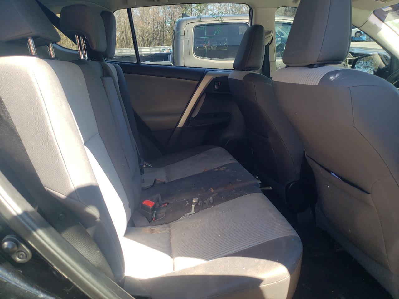Photo 6 from auction – 2014 TOYOTA RAV4 LE with VIN 2T3ZFREV0EW104859