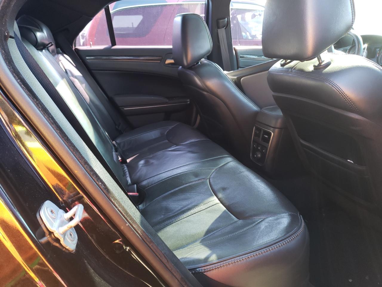 Photo 6 from auction – 2013 CHRYSLER 300C VARVA with VIN 2C3CCADT3DH693652