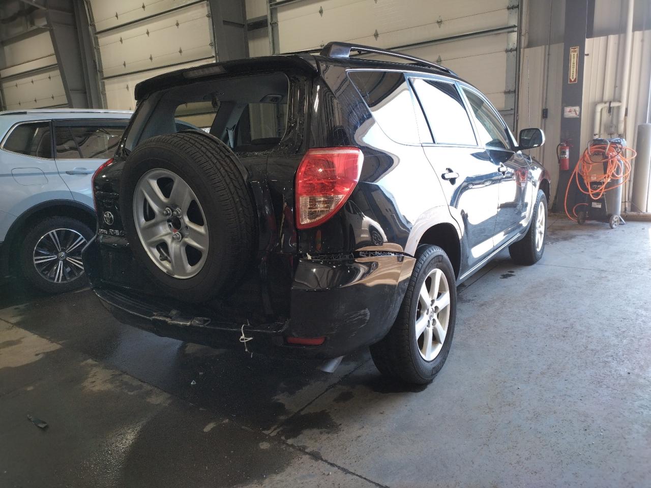 Photo 4 from auction – 2008 TOYOTA RAV4 LIMIT with VIN JTMZK31V385018911