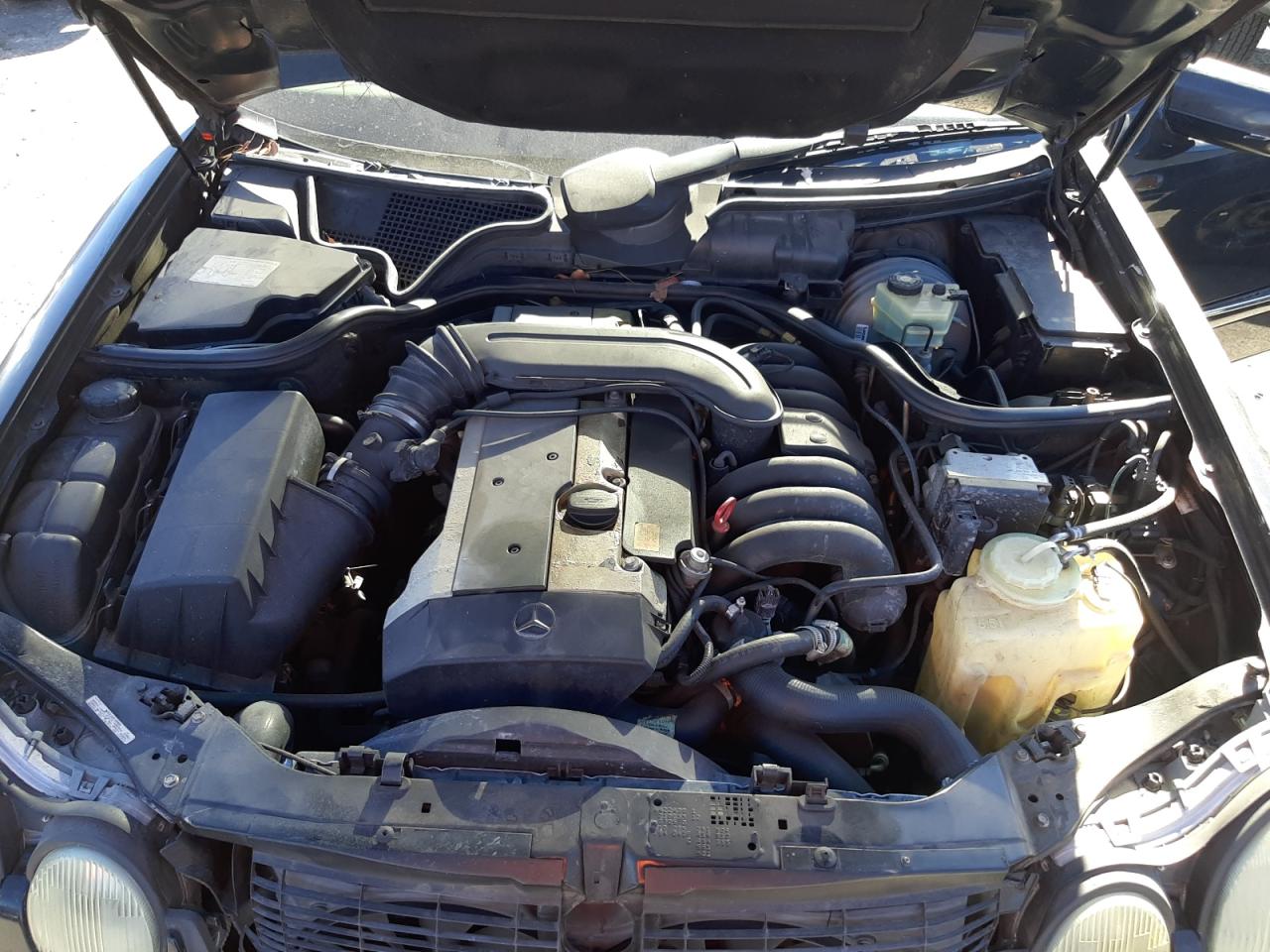 Photo 7 from auction – 1996 MERCEDES-BENZ E 320 with VIN WDBJF55F6TJ023843