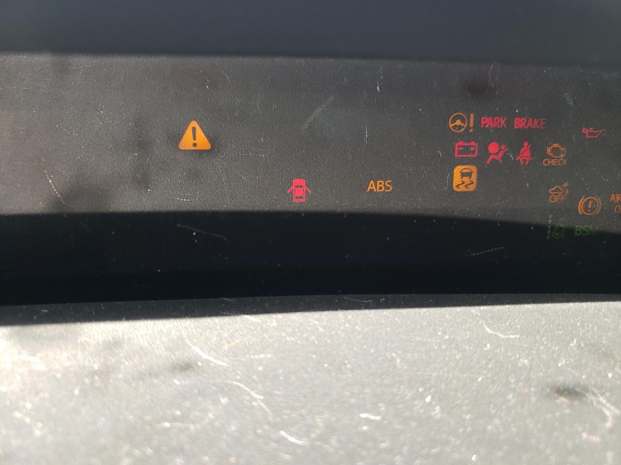 Photo 8 from auction – 2017 TOYOTA PRIUS with VIN JTDKARFU8H3029468