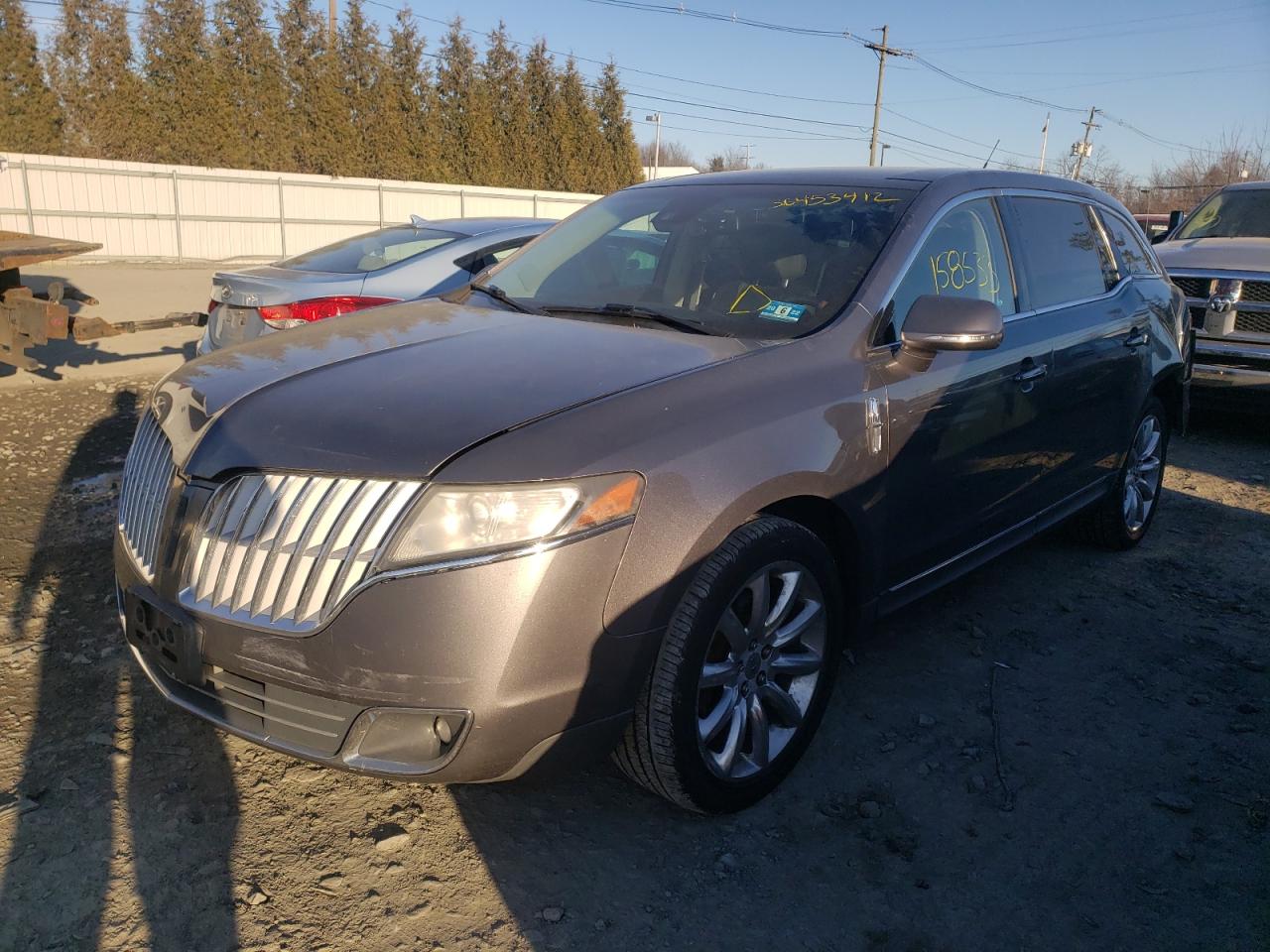 Photo 2 from auction – 2010 LINCOLN MKT with VIN 2LMHJ5AR8ABJ20509