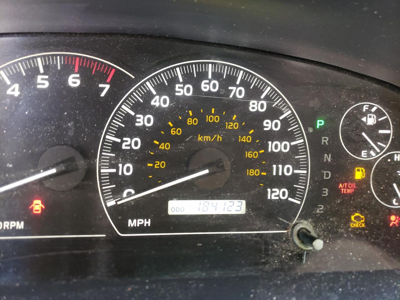 Photo 8 from auction – 2005 TOYOTA SEQUOIA LI with VIN 5TDBT48A45S250379