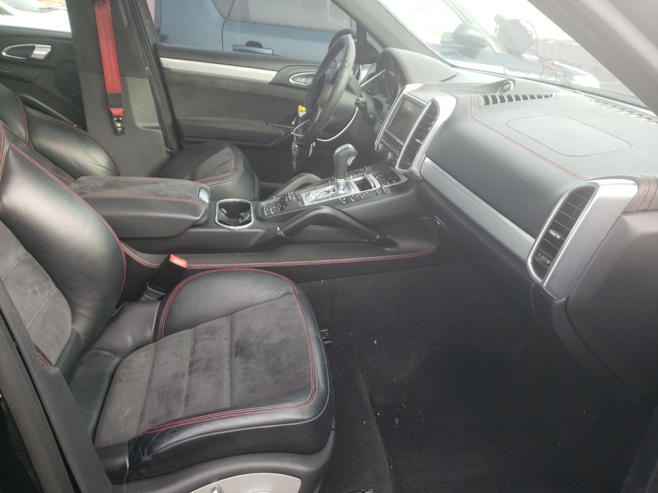 Photo 5 from auction – 2013 PORSCHE CAYENNE GT with VIN WP1AD2A23DLA73368