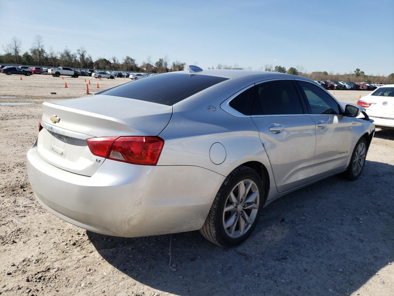Photo 4 from auction – 2018 CHEVROLET IMPALA LT with VIN 1G1105SA4JU101195