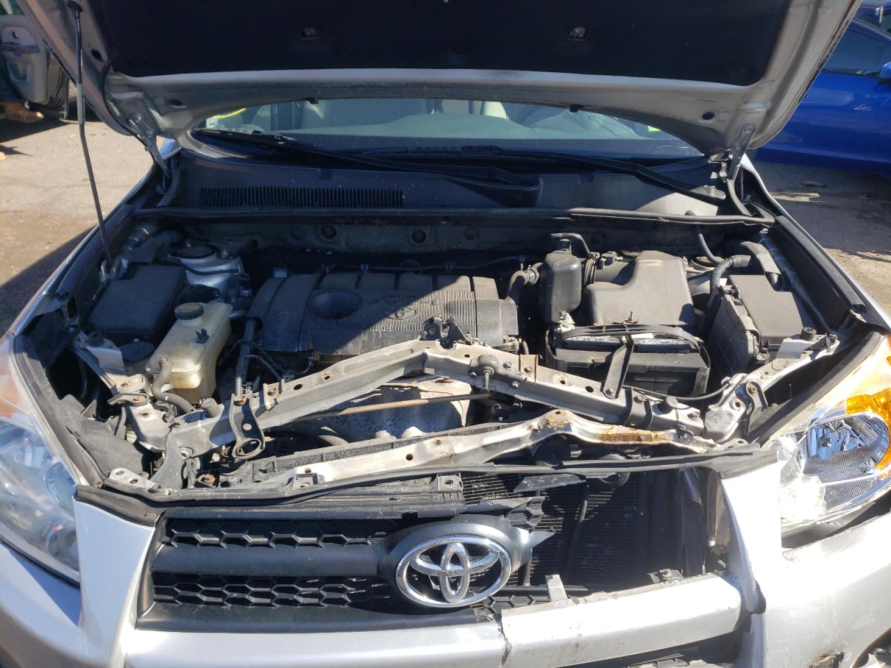 Photo 7 from auction – 2012 TOYOTA RAV4 with VIN JTMBF4DV0C5052949