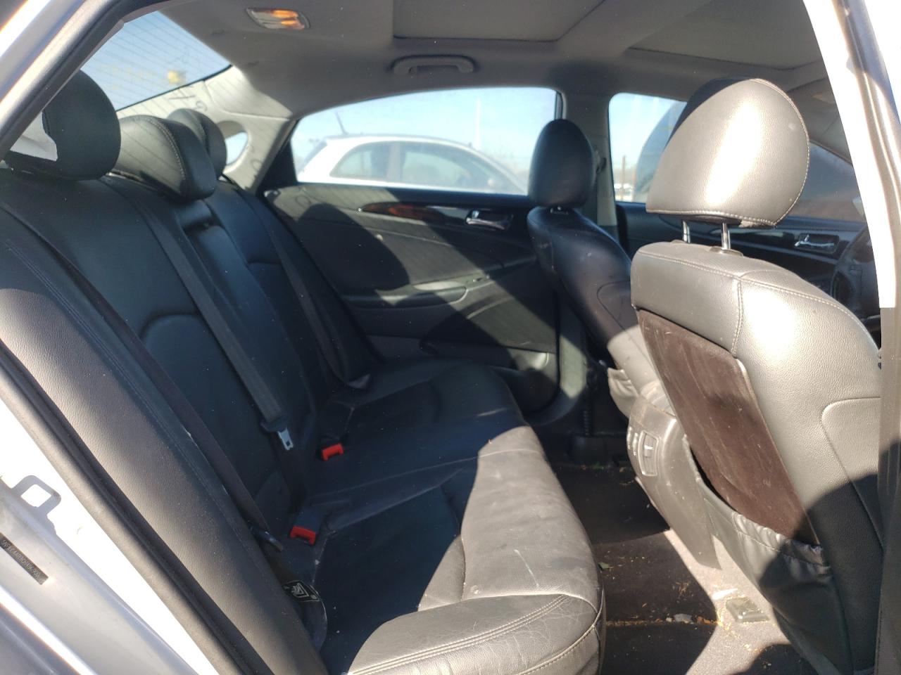 Photo 6 from auction – 2012 HYUNDAI SONATA SE with VIN 5NPEC4AB9CH496900