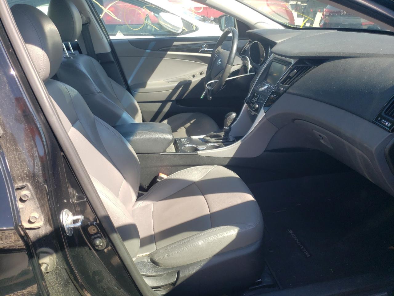 Photo 5 from auction – 2012 HYUNDAI SONATA SE with VIN 5NPEC4AC5CH381283