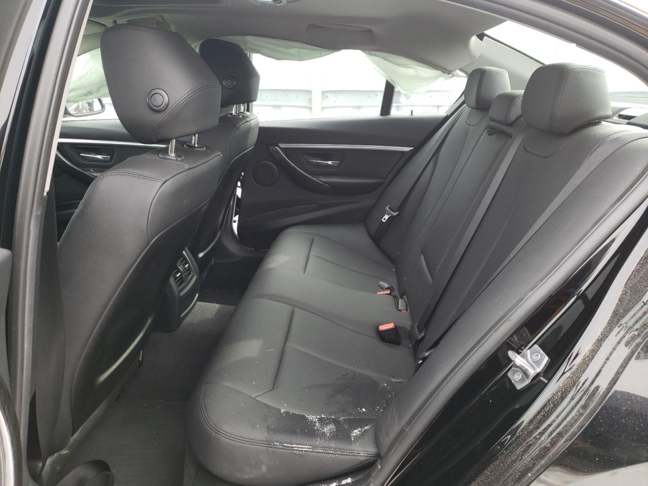 Photo 6 from auction – 2017 BMW 320 XI with VIN WBA8E5G50HNU42372
