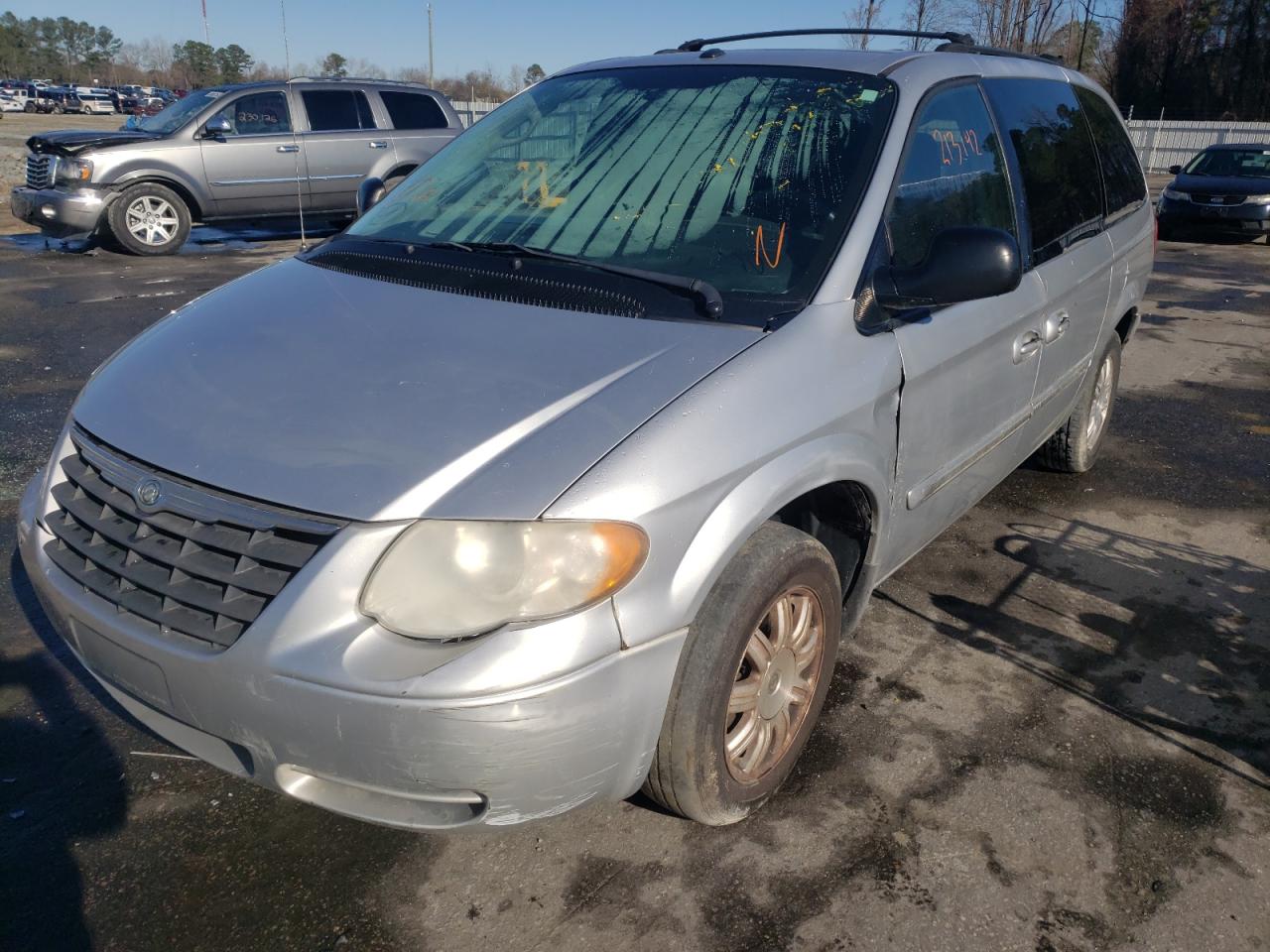 Photo 2 from auction – 2007 CHRYSLER TOWN & COU with VIN 2A4GP54L37R156846