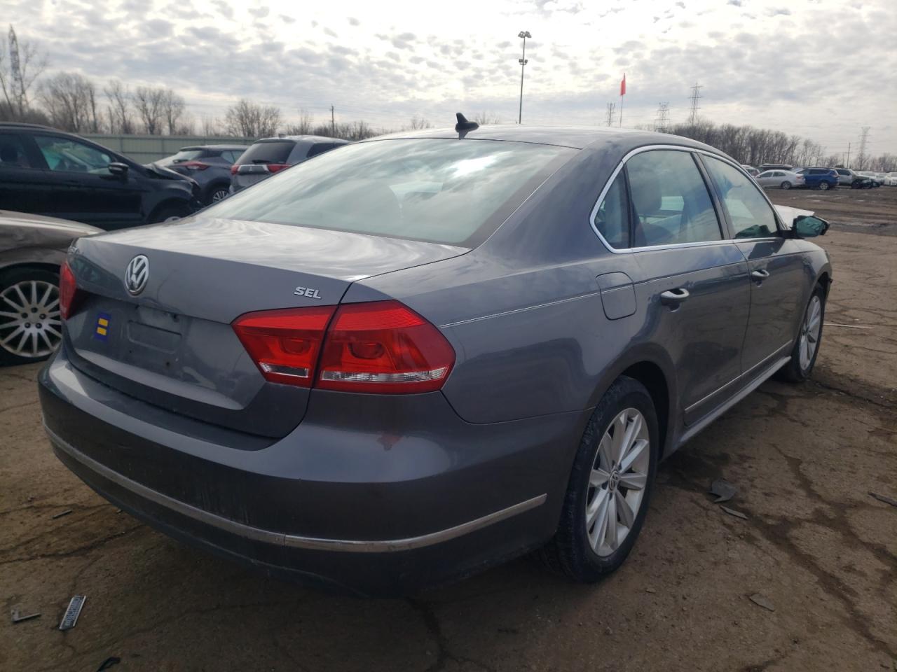 Photo 4 from auction – 2012 VOLKSWAGEN PASSAT SEL with VIN 1VWCP7A39CC028678
