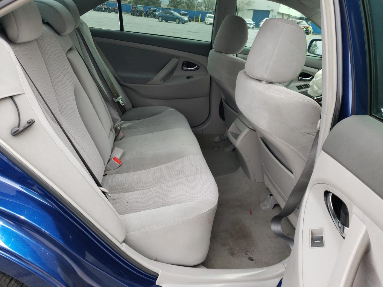 Photo 6 from auction – 2011 TOYOTA CAMRY BASE with VIN 4T1BF3EK1BU647937